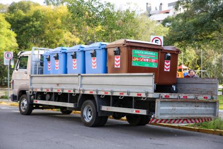 240 contêineres para lixo serão substituídos por novos nos próximos dias em Farroupilha