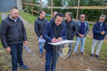 Assinada ordem de início para primeira etapa da construção do Pavilhão para Feira do Produtor Rural