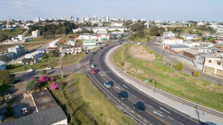 Nova pavimentação e sinalização no acesso aos bairros São José e São Francisco são entregues 