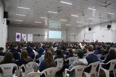 Treinamento da campanha Me Respeita reúne mais de 370 alunos em Farroupilha