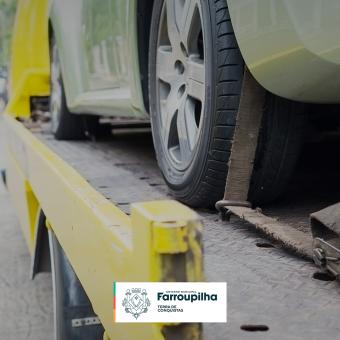 Prefeitura notifica 32 proprietários de veículos considerados abandonados Prefeitura notifica 32 proprietários de veículos considerados abandonados